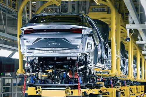 比亞迪宋plus新能源第100萬(wàn)輛整車(chē)下線(xiàn)