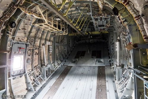 圖說 伊爾 112v運(yùn)輸機(jī)首飛 承載俄軍的希望 飛行實(shí)驗(yàn)室全程伴飛